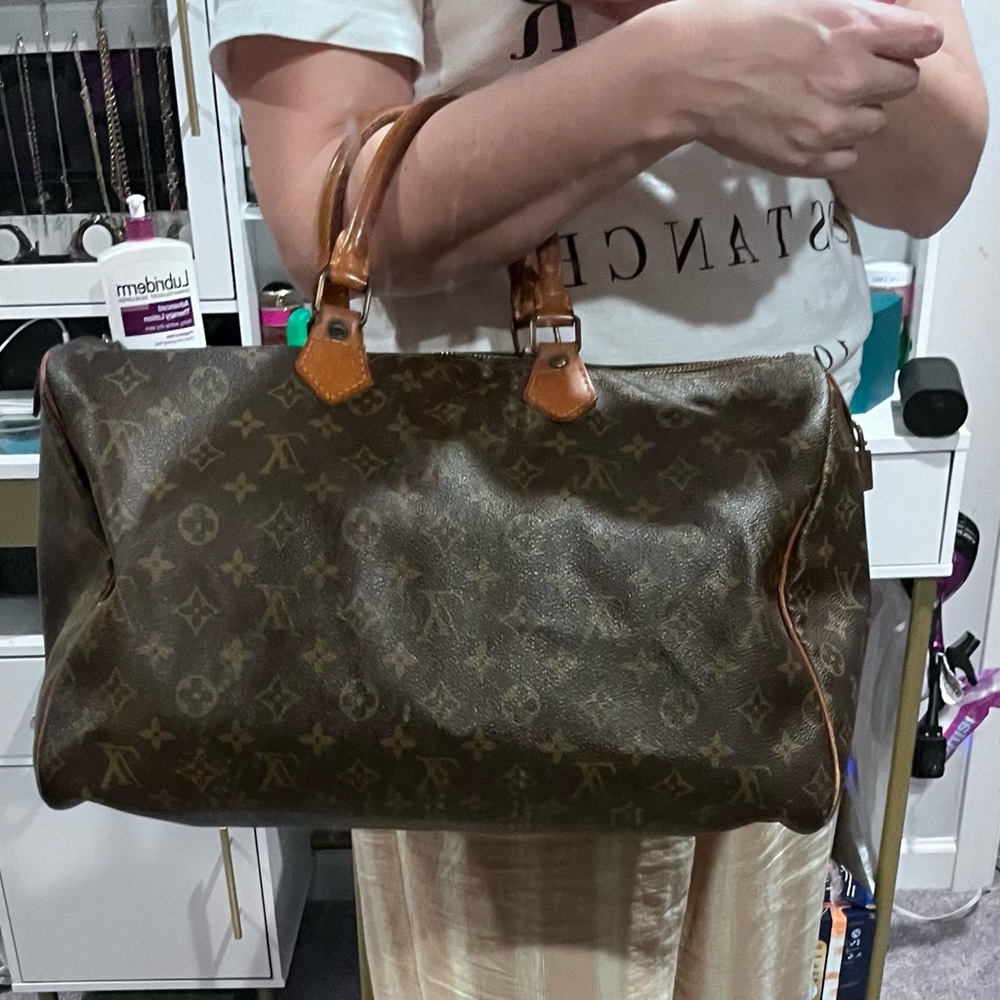 Louis Vuitton Speedy 35